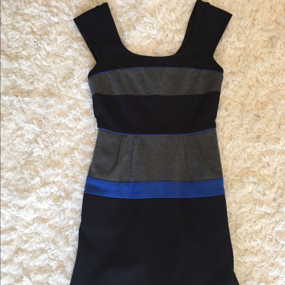 BCBG capsleeve dress colorblock pattern